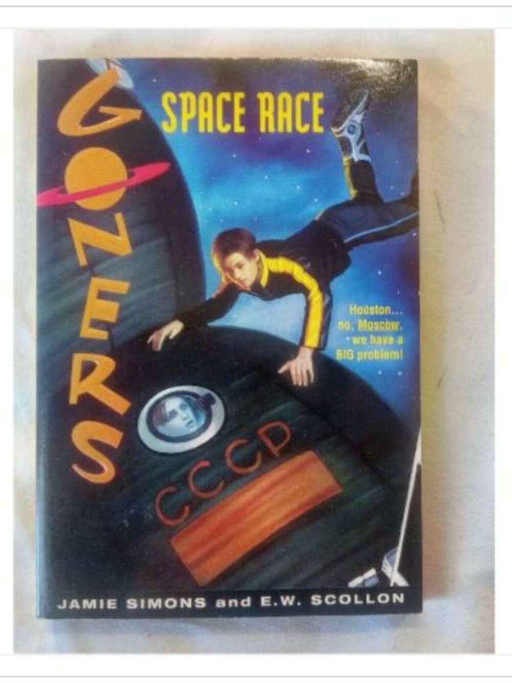Space Race Jamie Simons and E.W. Scollon 1999 First Edition Paperback Book Read